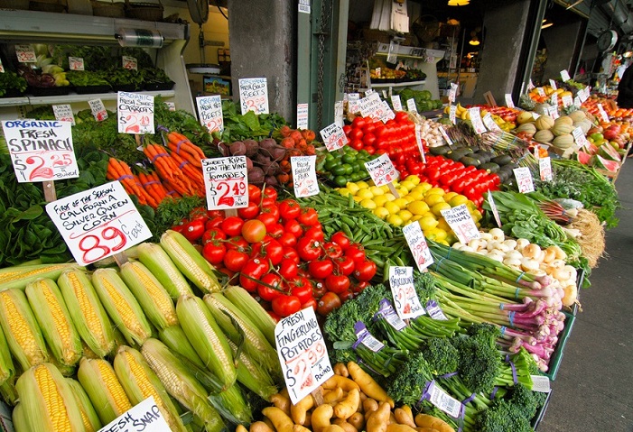 Seattle farmers market; organic food