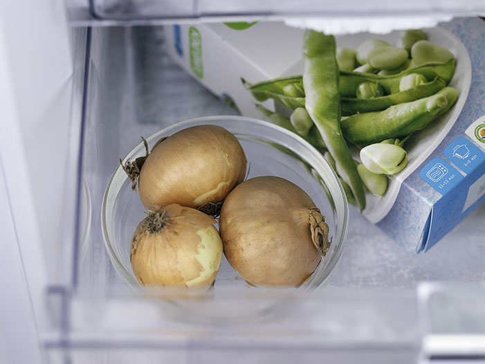 Freeze onions before cutting