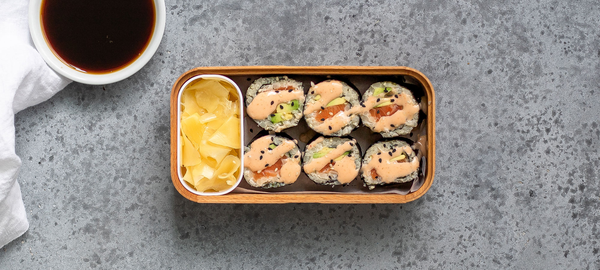 Keto spicy salmon sushi roll