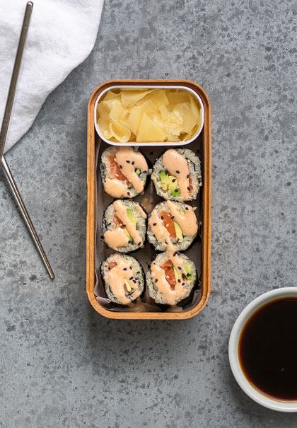 Spicy salmon sushi roll recipe