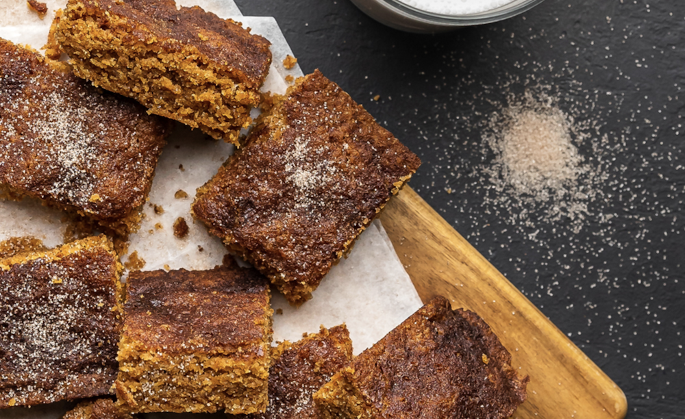 Almond butter helps thicken up these keto snickerdoodle cookie bars. 